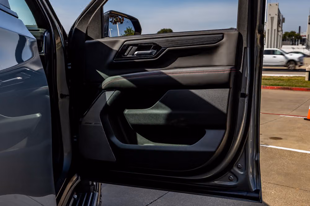2026 GMC Yukon AT4 Ultimate Image 39