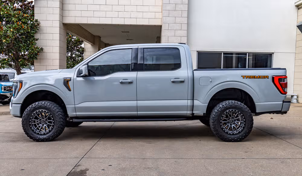 2023 Ford F-150 Tremor SuperCrew Image 5