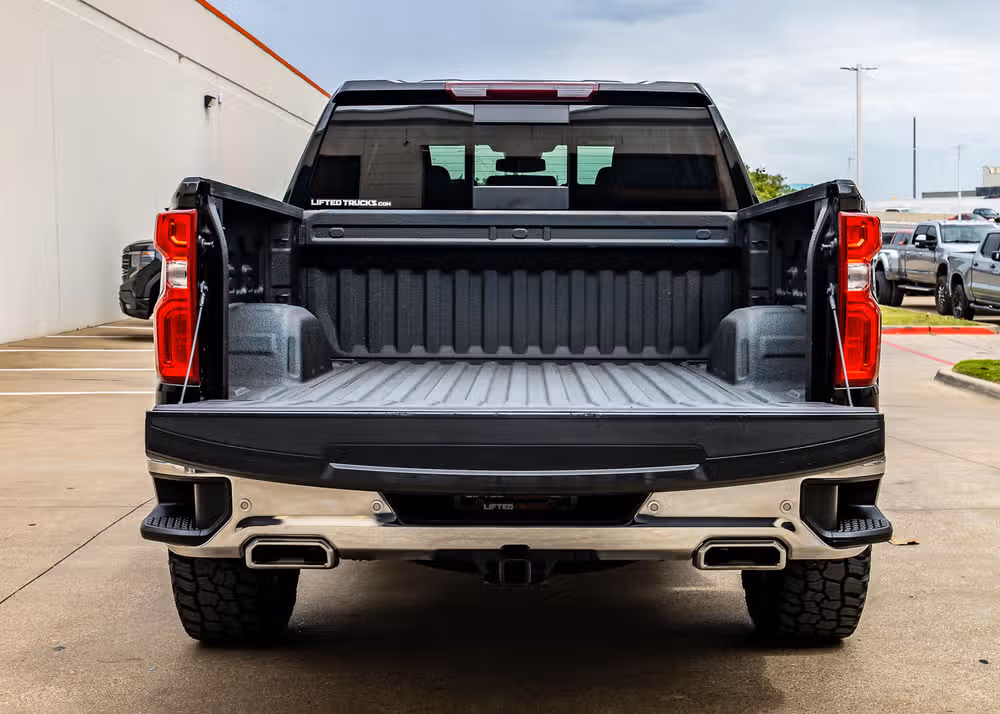 2023 Chevrolet Silverado 1500 LTZ Crew Cab Image 8