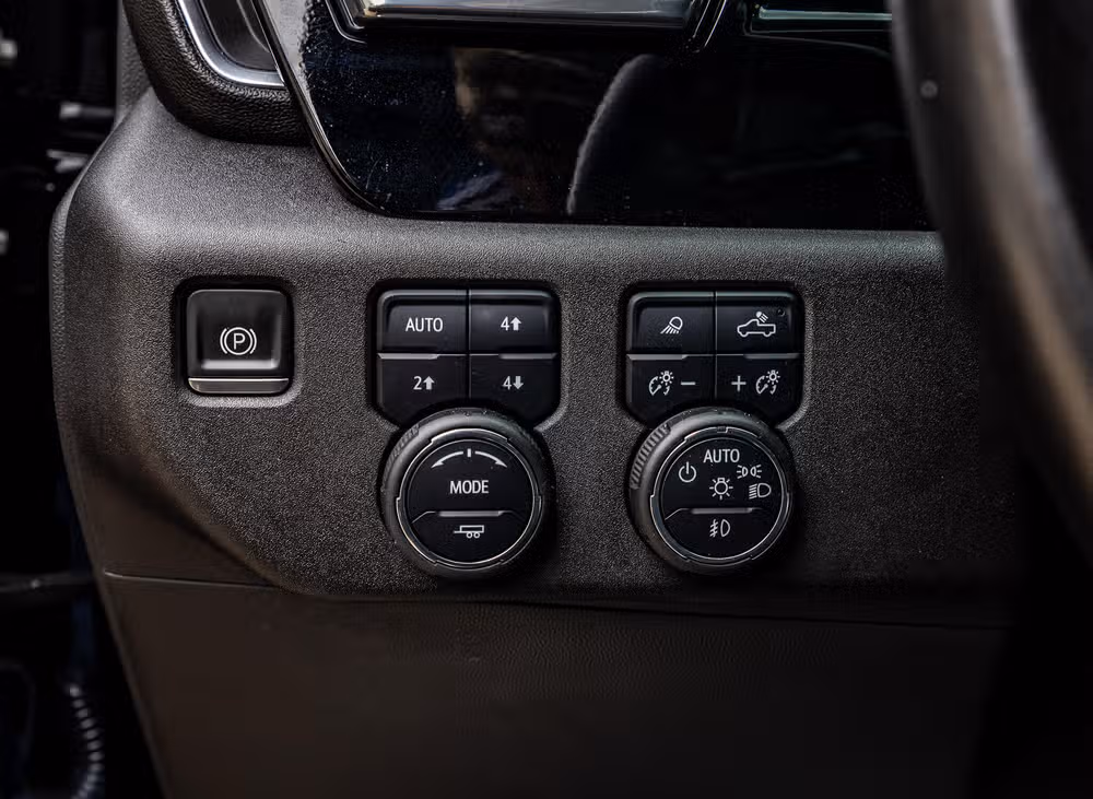 2023 Chevrolet Silverado 1500 LTZ Crew Cab Image 20