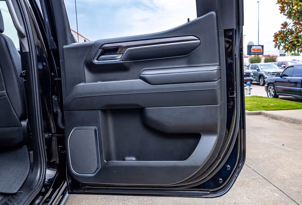 2023 Chevrolet Silverado 1500 LTZ Crew Cab Image 38