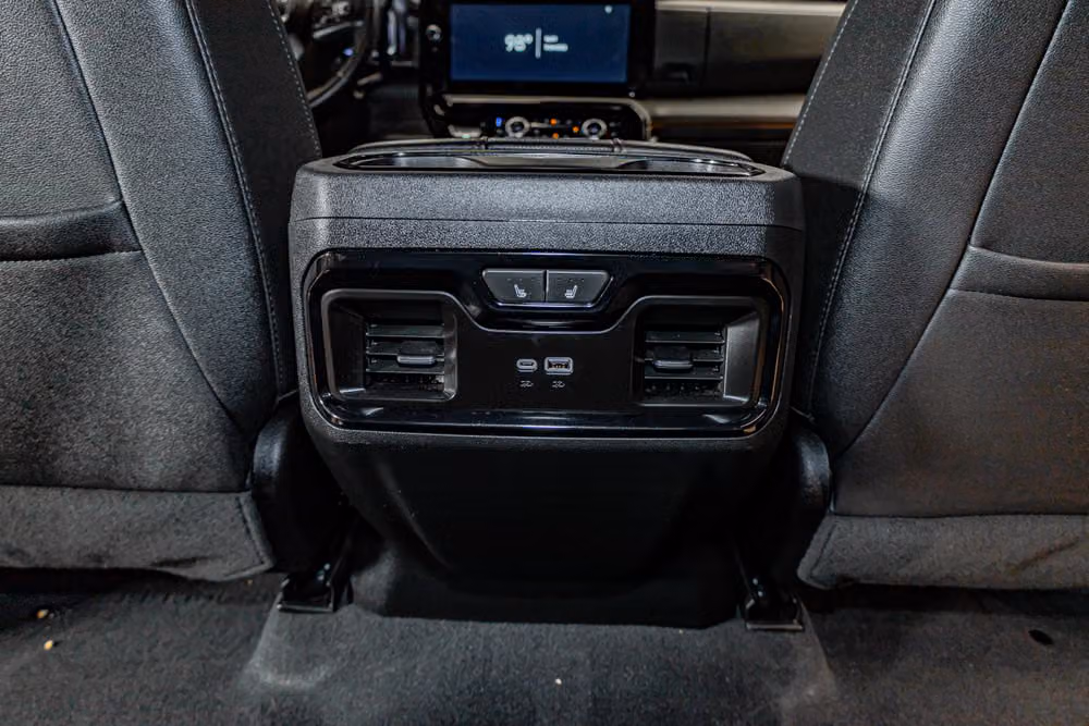 2024 GMC Sierra 2500HD AT4 Crew Cab Image 25