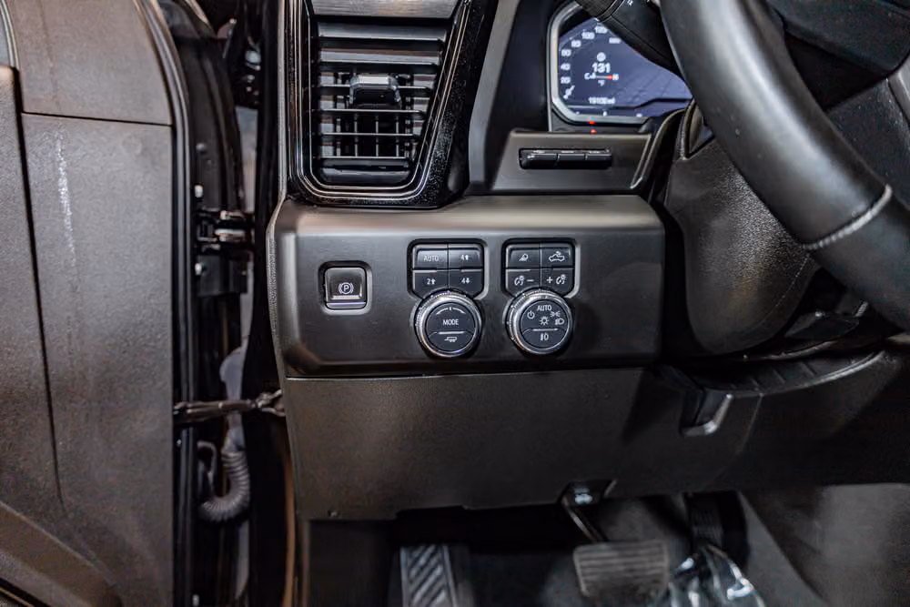 2024 GMC Sierra 2500HD AT4 Crew Cab Image 21