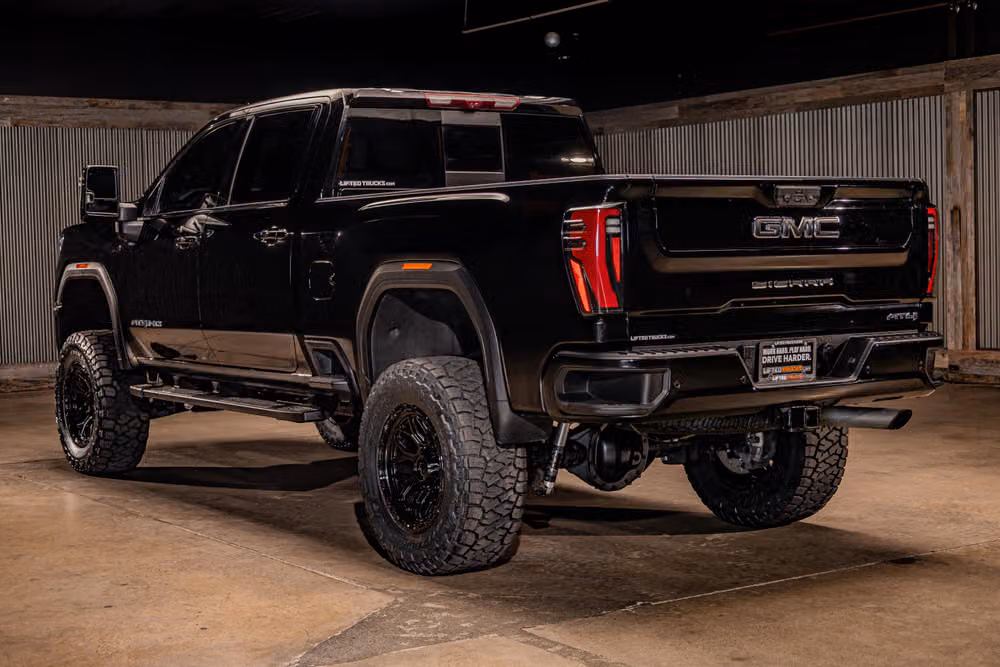 2024 GMC Sierra 2500HD AT4 Crew Cab Image 7