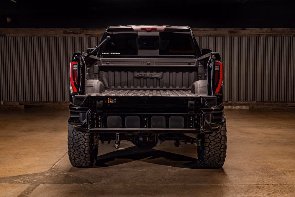 2024 GMC Sierra 2500HD AT4 Crew Cab Image 9