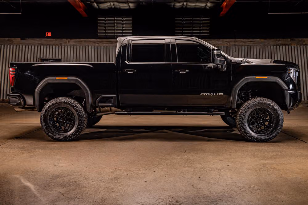 2024 GMC Sierra 2500HD AT4 Crew Cab Image 11