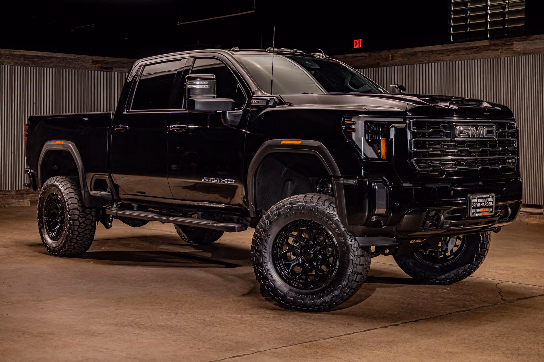2024 GMC Sierra 2500HD AT4 Crew Cab Image 1