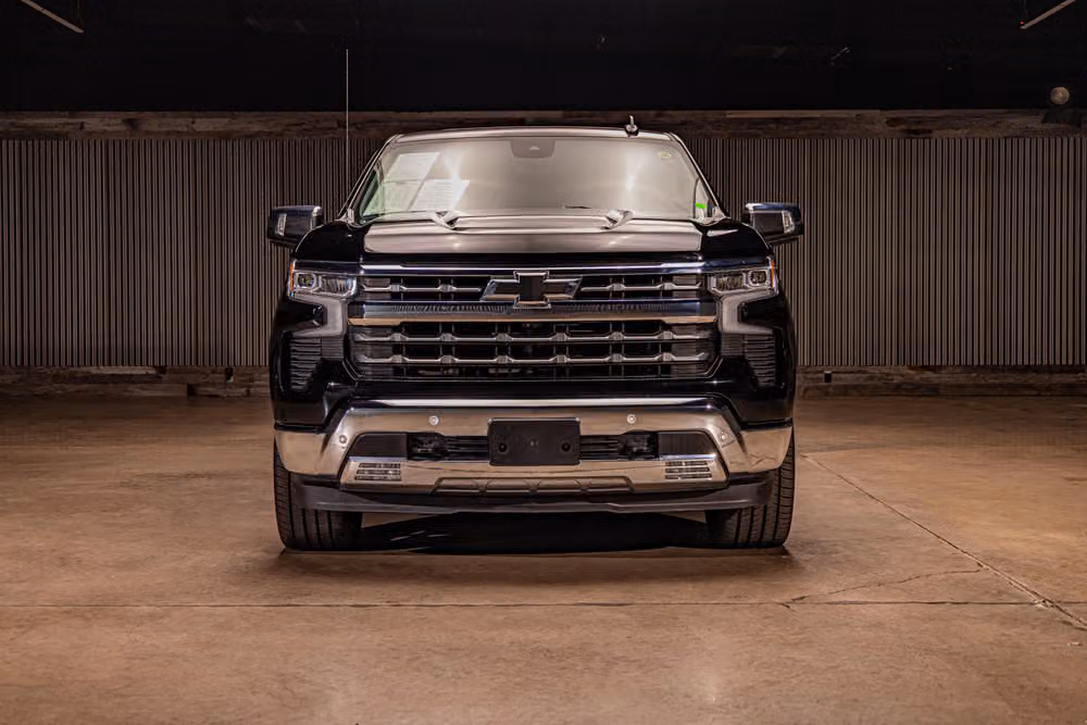 2025 Chevrolet Silverado 1500 LTZ Crew Cab Image 4