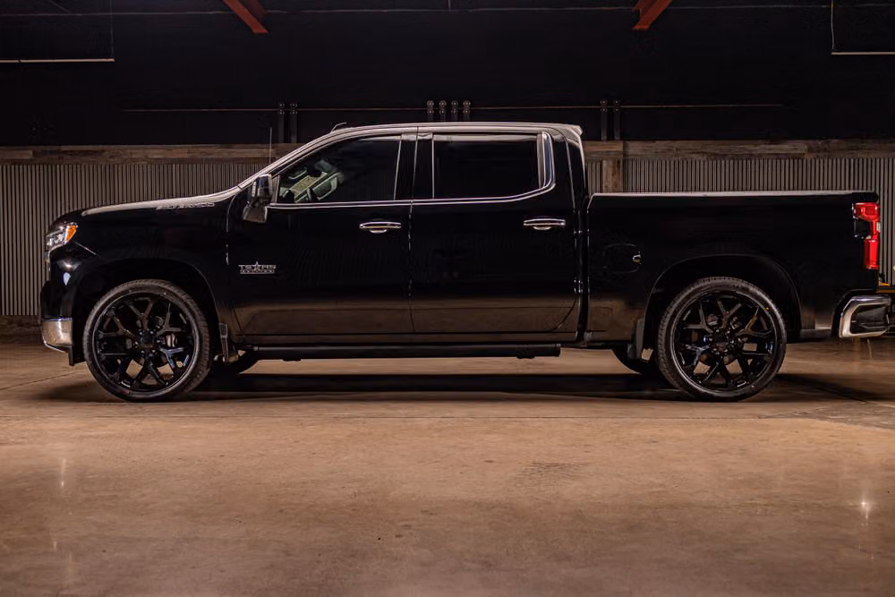 2025 Chevrolet Silverado 1500 LTZ Crew Cab Image 8
