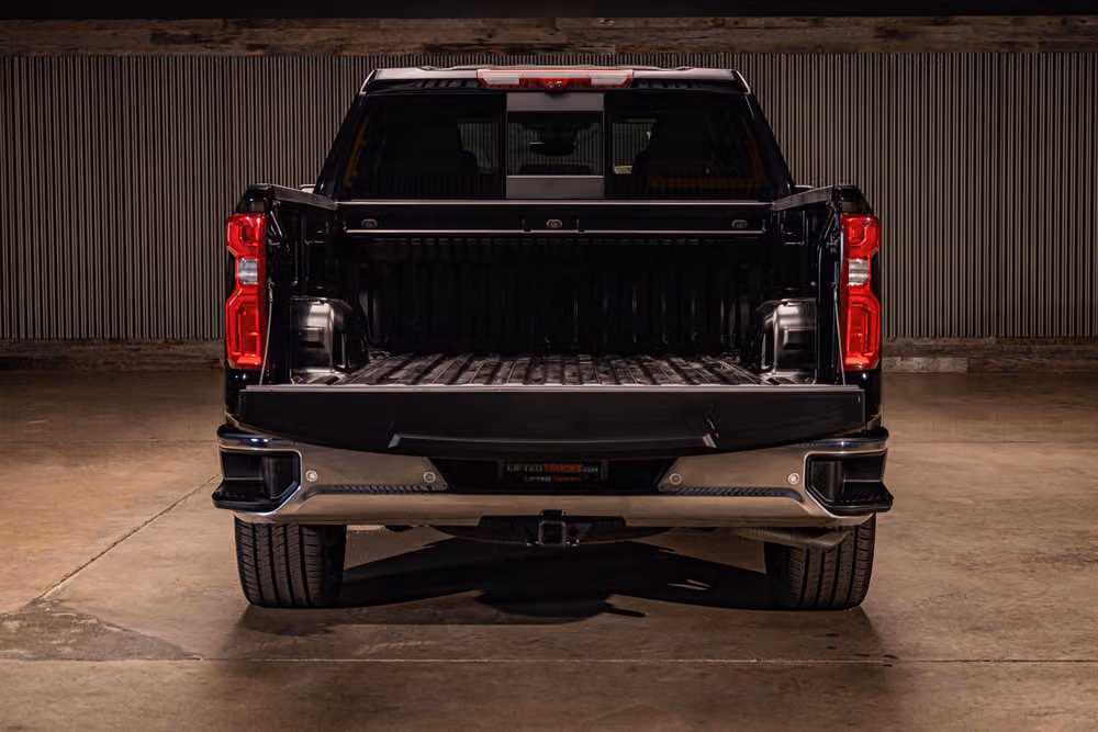 2025 Chevrolet Silverado 1500 LTZ Crew Cab Image 11