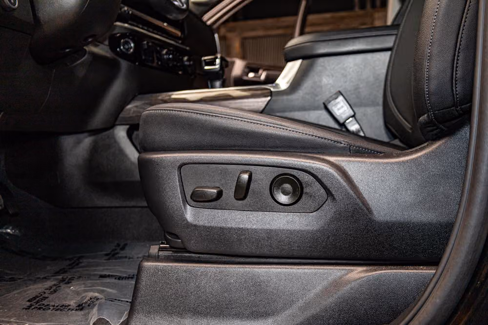 2025 Chevrolet Silverado 1500 LTZ Crew Cab Image 21
