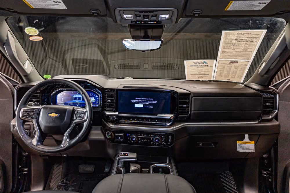 2025 Chevrolet Silverado 1500 LTZ Crew Cab Image 23