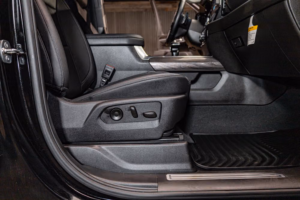 2025 Chevrolet Silverado 1500 LTZ Crew Cab Image 34