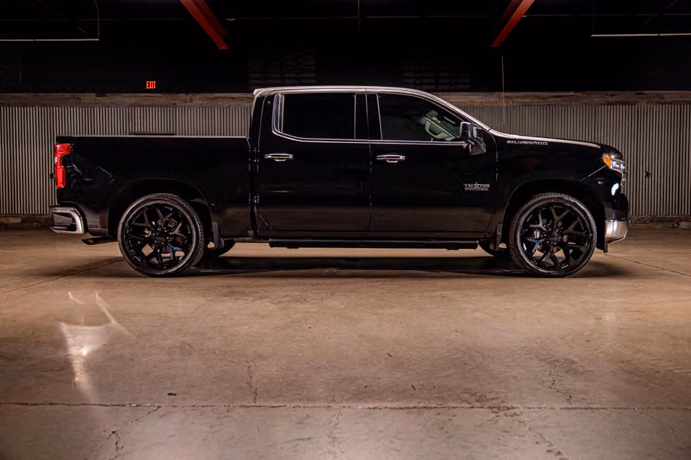 2025 Chevrolet Silverado 1500 LTZ Crew Cab Image 35