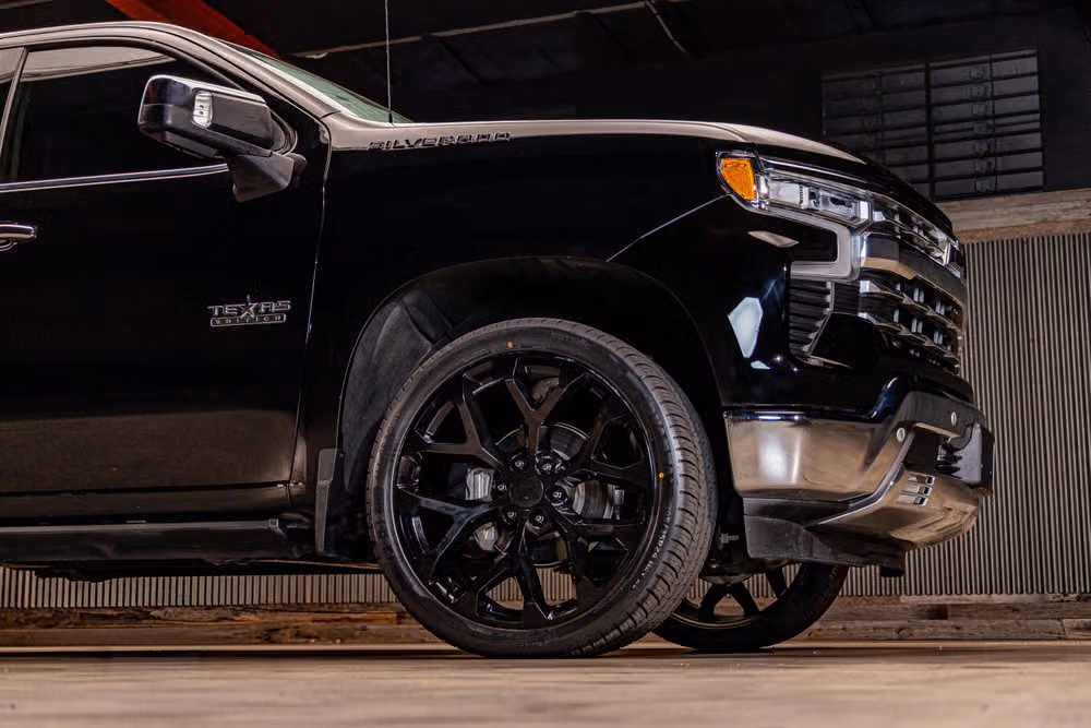 2025 Chevrolet Silverado 1500 LTZ Crew Cab Image 36