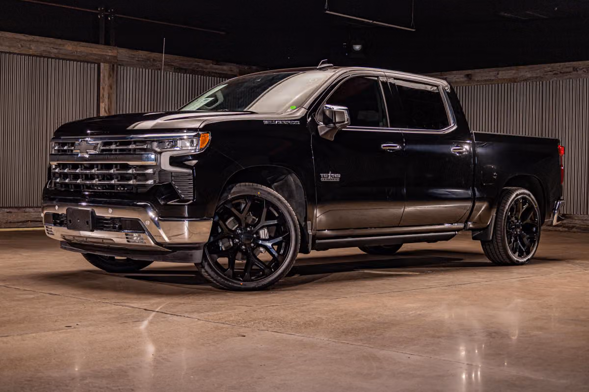 2025 Chevrolet Silverado 1500 LTZ Crew Cab