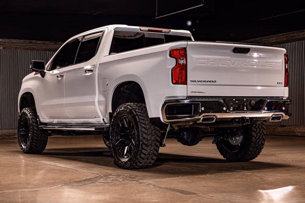 2025 Chevrolet Silverado 1500 LTZ Crew Cab Image 7