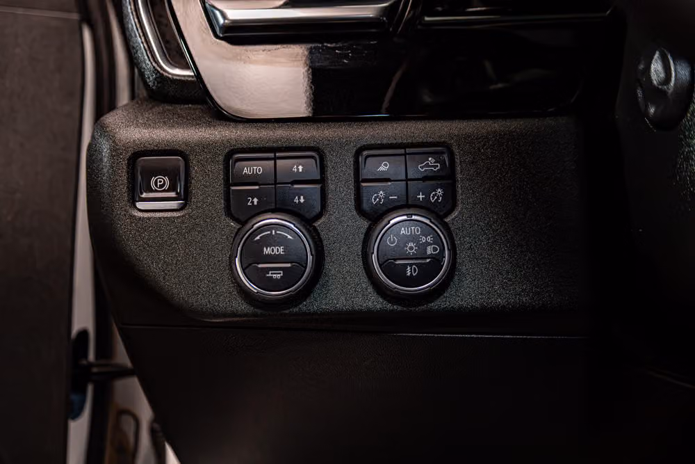 2025 Chevrolet Silverado 1500 LTZ Crew Cab Image 20