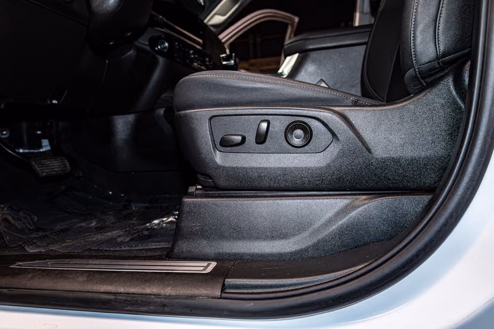 2025 Chevrolet Silverado 1500 LTZ Crew Cab Image 23