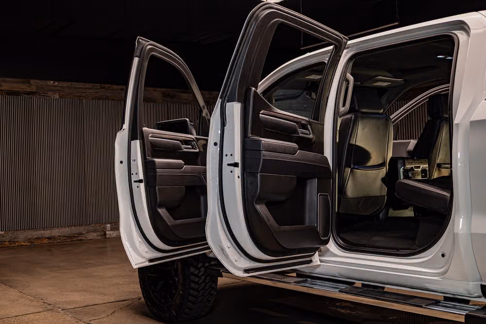 2025 Chevrolet Silverado 1500 LTZ Crew Cab Image 29