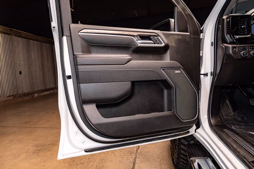 2025 Chevrolet Silverado 1500 LTZ Crew Cab Image 30