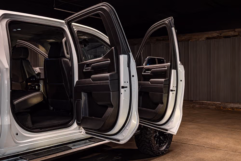 2025 Chevrolet Silverado 1500 LTZ Crew Cab Image 31