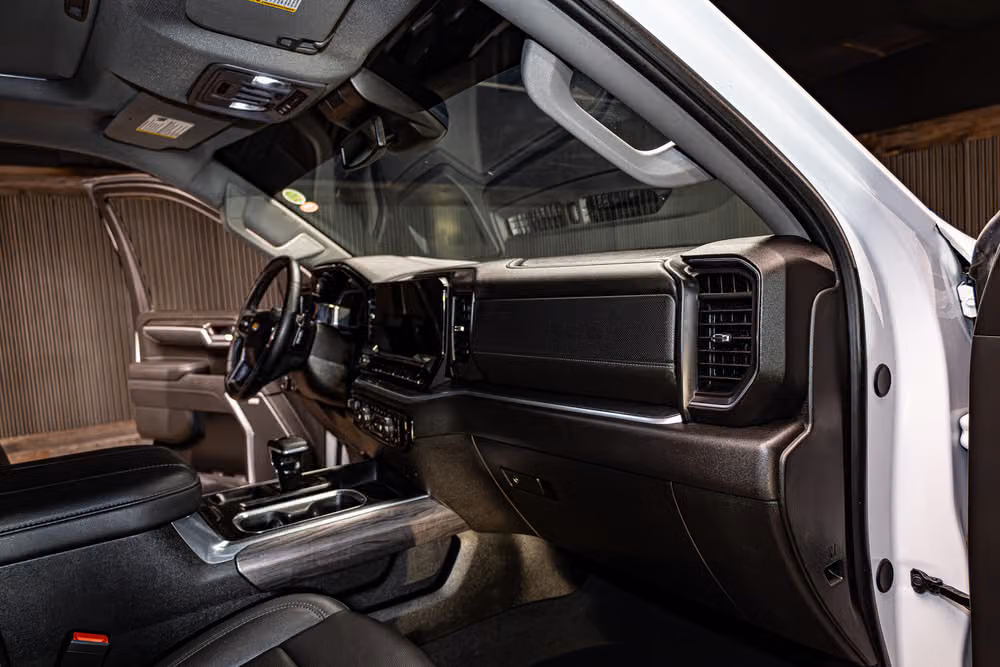 2025 Chevrolet Silverado 1500 LTZ Crew Cab Image 19