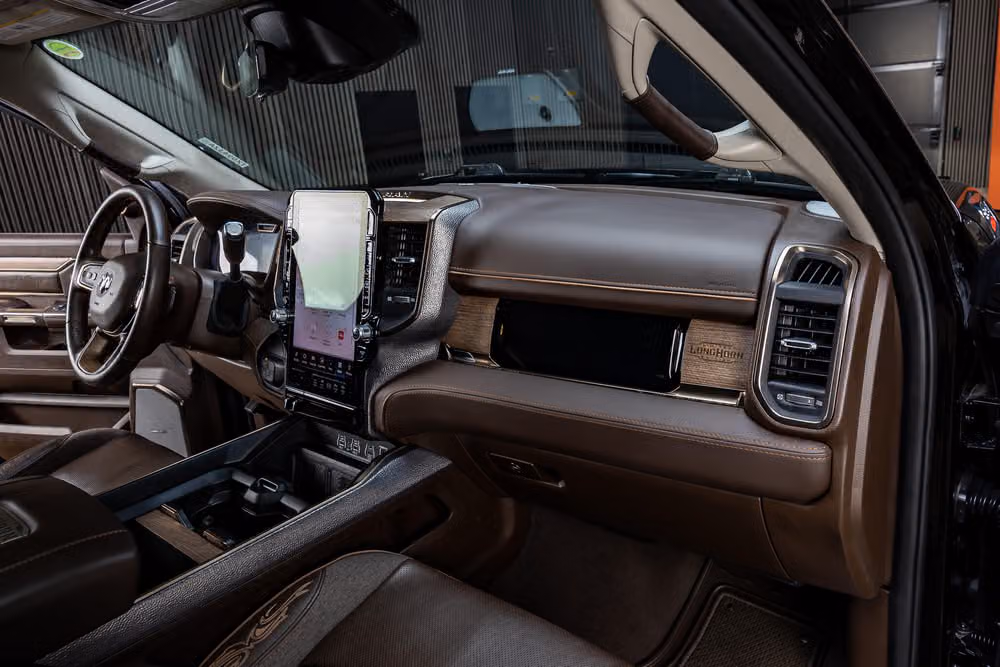 2025 Ram 3500 Limited Longhorn Crew Cab Image 17
