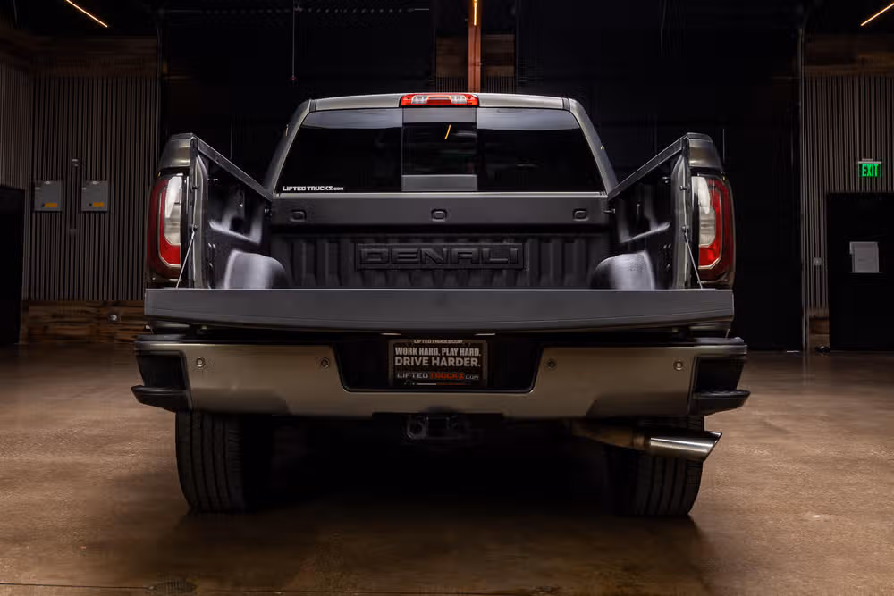 2018 GMC Sierra 1500 Denali Crew Cab Image 8