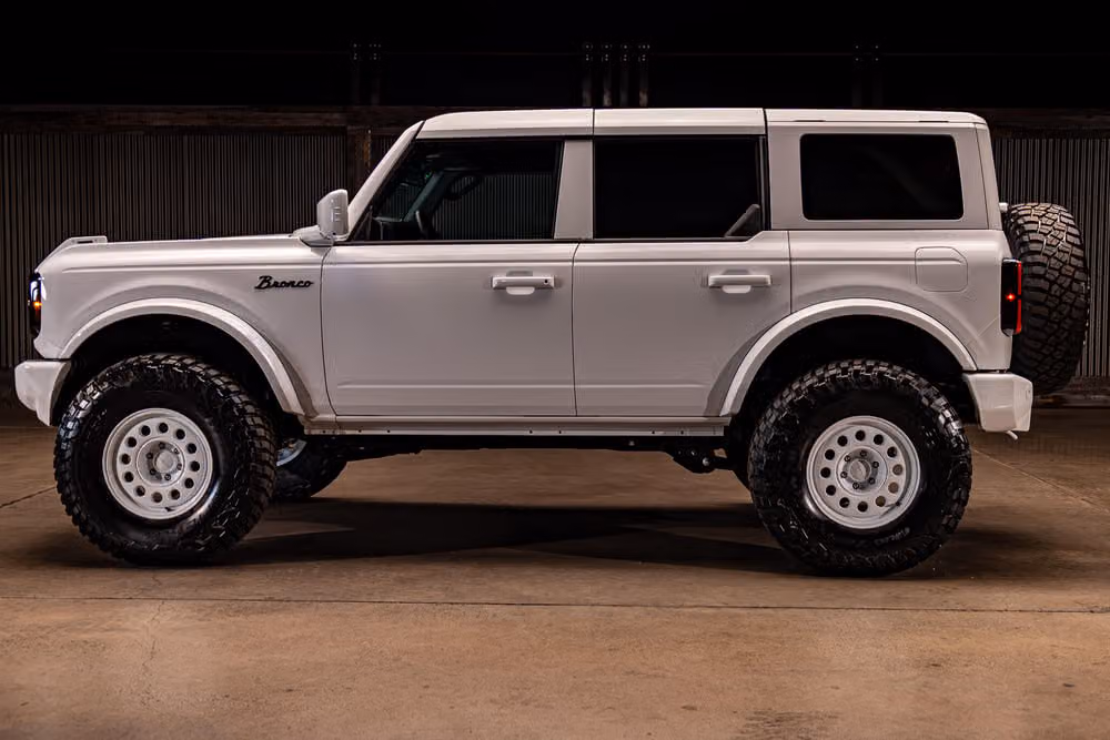 2026 Ford Bronco Outer Banks Image 6