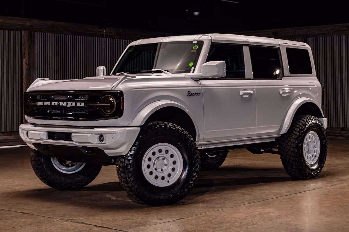 2026 Ford Bronco Outer Banks