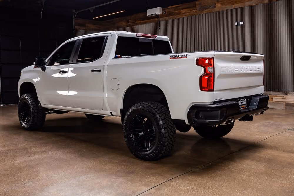 2026 Chevrolet Silverado 1500 LT Trail Boss Crew Cab Image 7