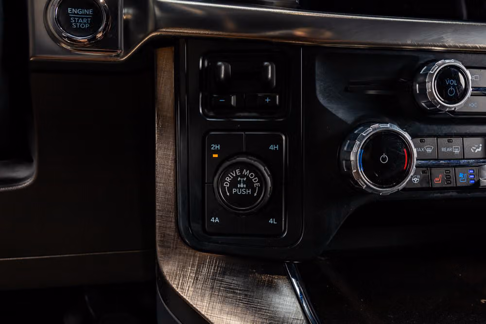 2025 Ford F-150 King Ranch SuperCrew Image 24