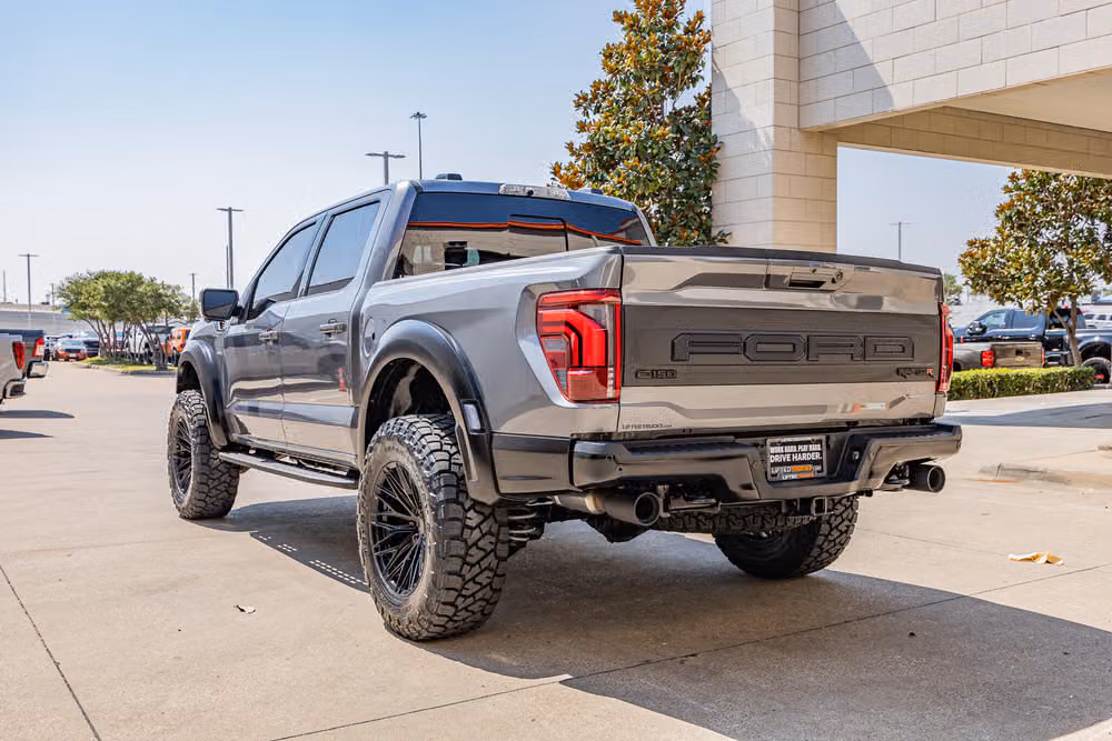 2025 Ford F-150 Raptor R SuperCrew Image 15
