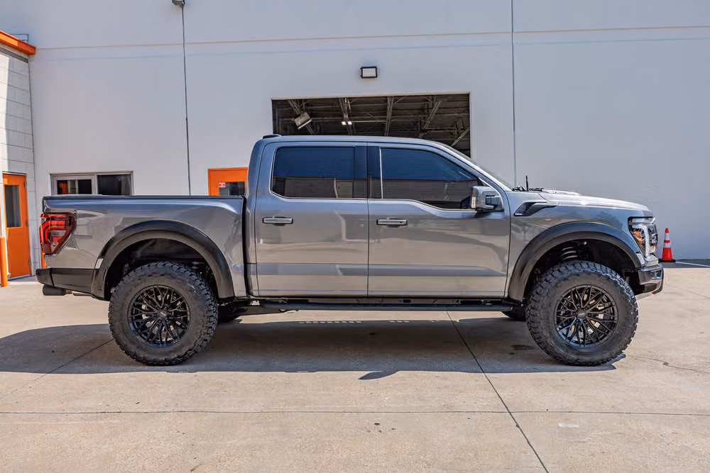 2025 Ford F-150 Raptor R SuperCrew Image 19