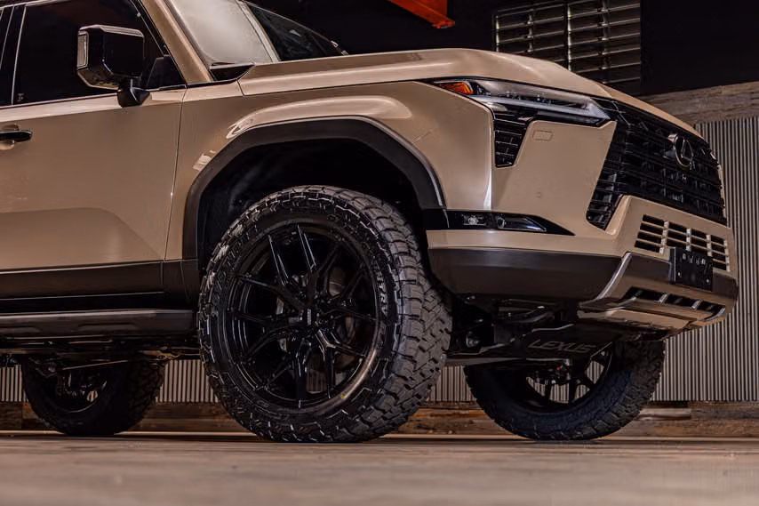 2026 Lexus GX 550 Overtrail+ Image 12