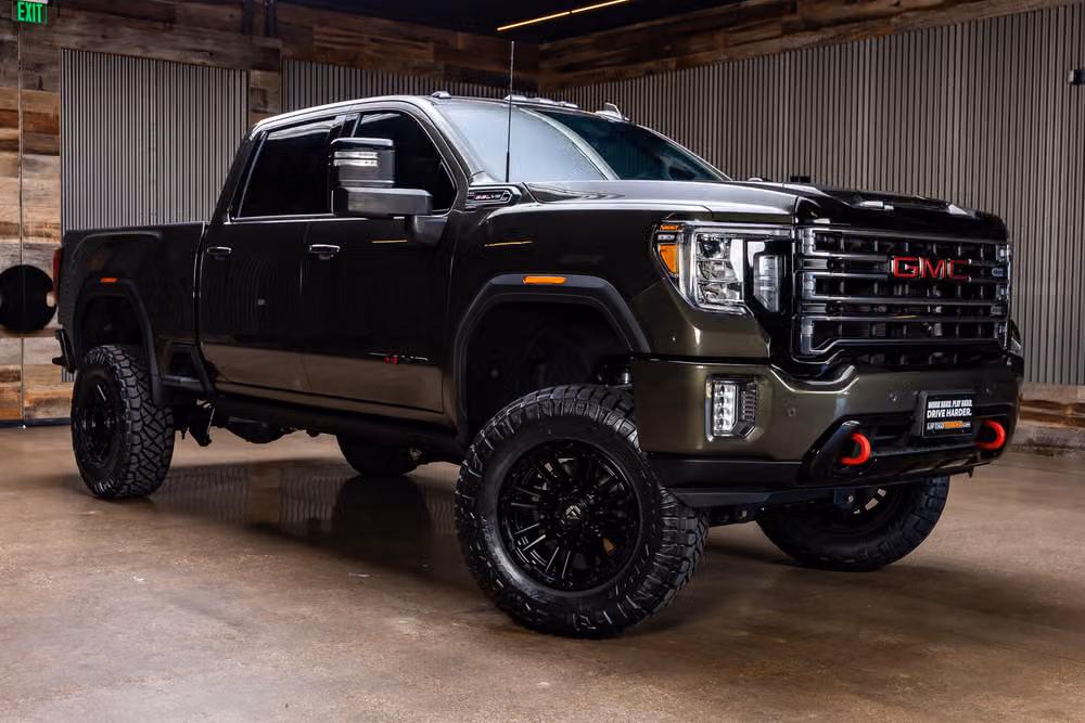 2022 GMC Sierra 2500HD AT4 Crew Cab Image 1