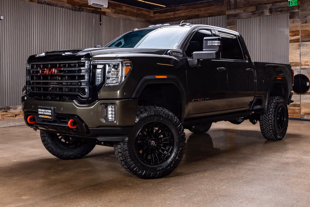 2022 GMC Sierra 2500HD AT4 Crew Cab Image 5