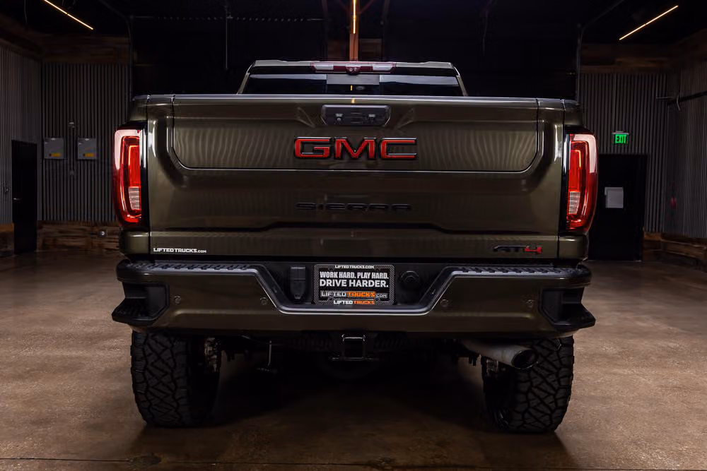 2022 GMC Sierra 2500HD AT4 Crew Cab Image 8