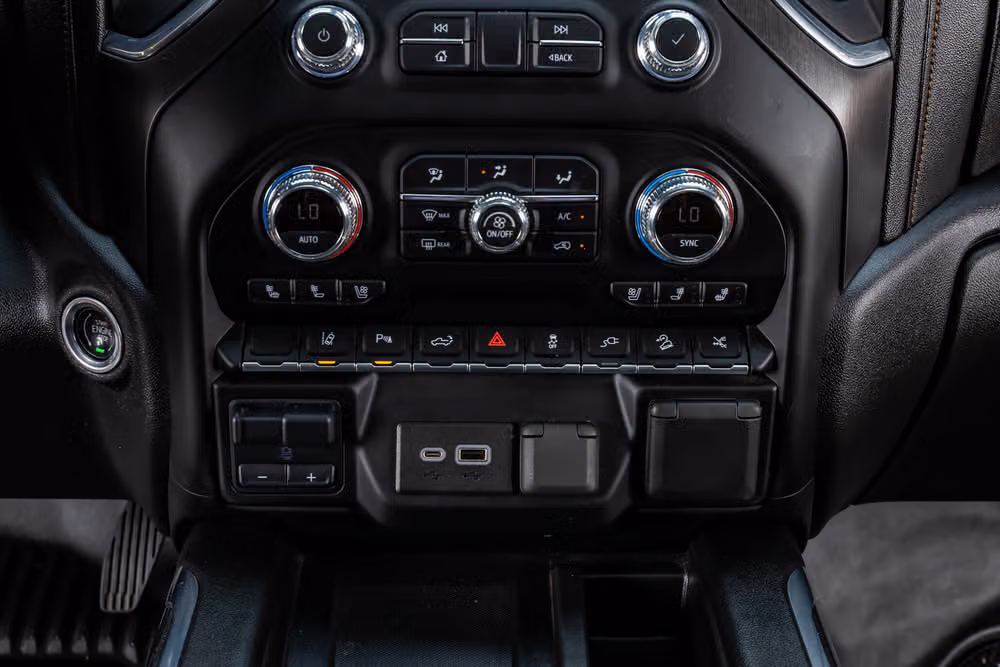 2022 GMC Sierra 2500HD AT4 Crew Cab Image 27