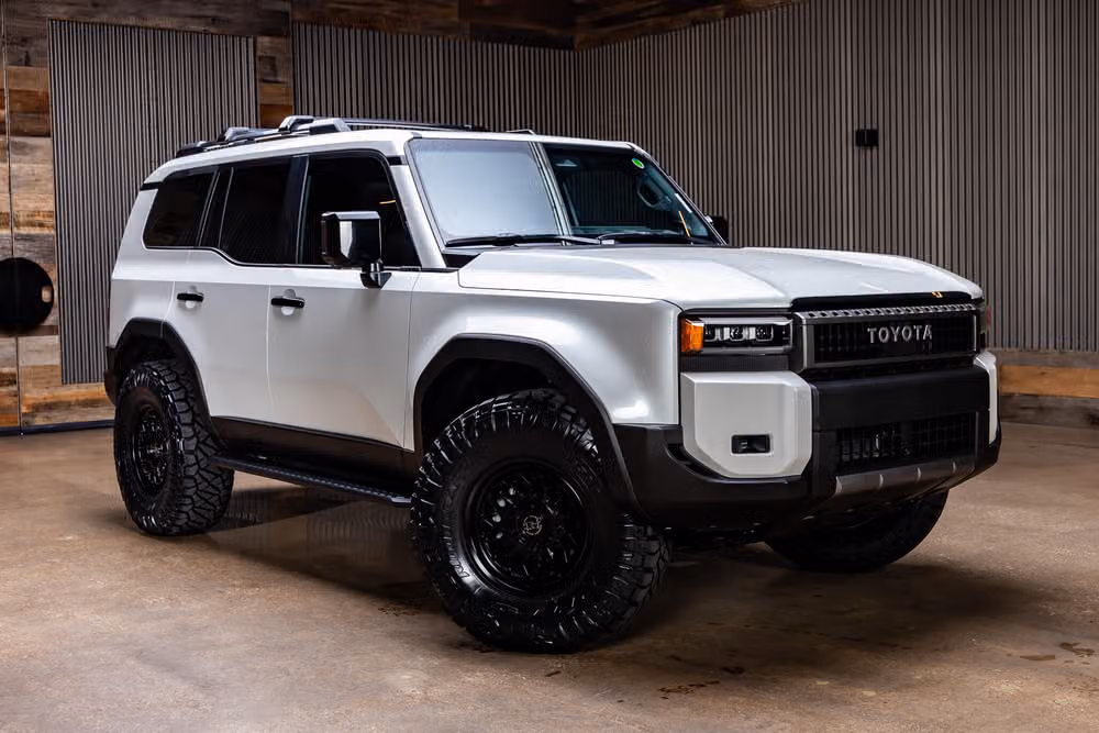 2027 Toyota Land Cruiser Base Image 1