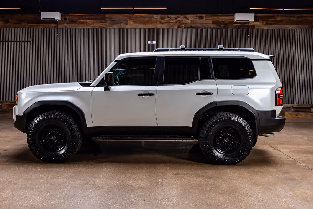 2027 Toyota Land Cruiser Base Image 6