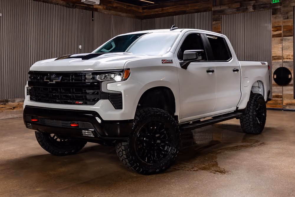 2024 Chevrolet Silverado 1500 LT Trail Boss Crew Cab Image 5