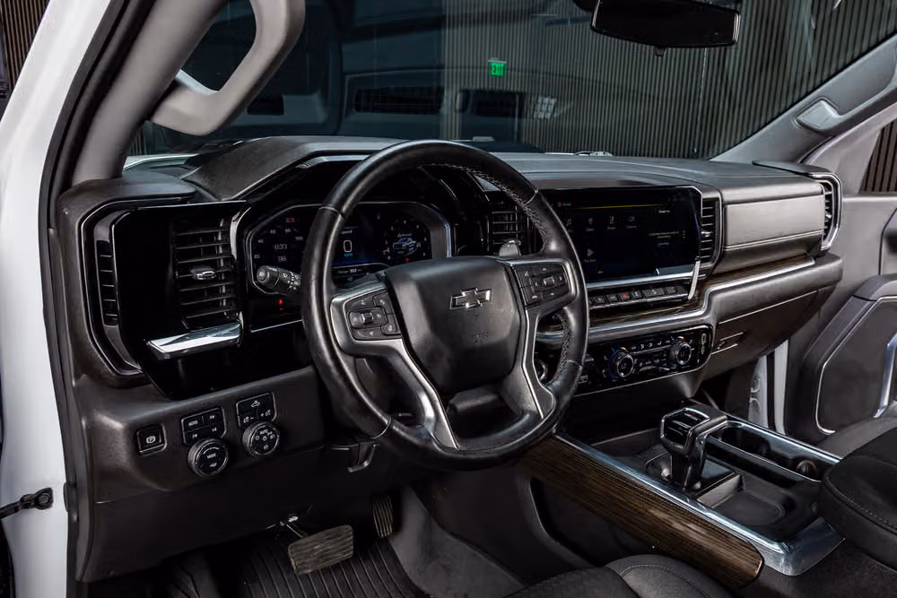 2024 Chevrolet Silverado 1500 LT Trail Boss Crew Cab Image 14