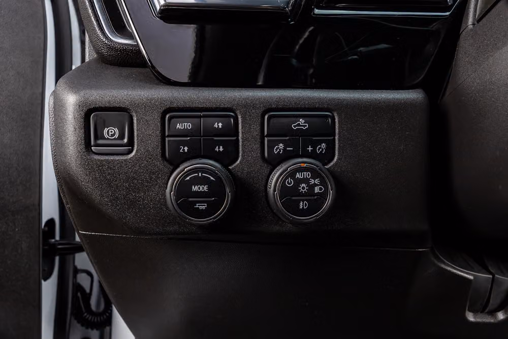 2024 Chevrolet Silverado 1500 LT Trail Boss Crew Cab Image 16