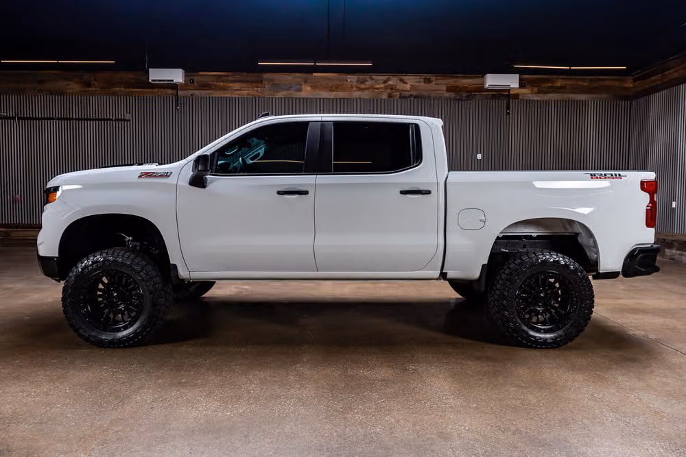 2025 Chevrolet Silverado 1500 Custom Trail Boss Crew Cab Image 6