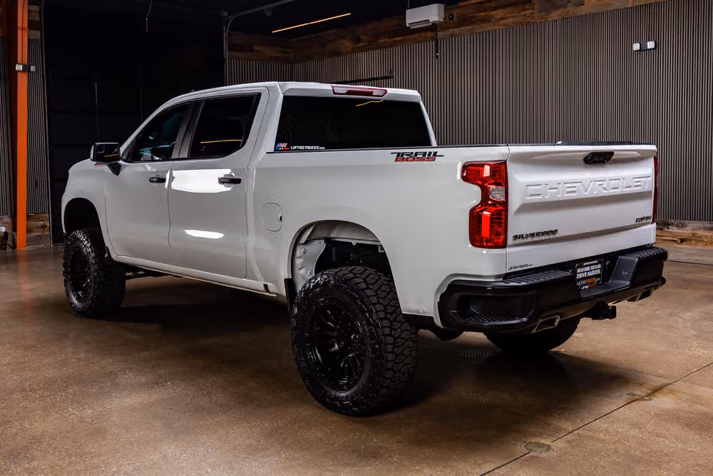 2025 Chevrolet Silverado 1500 Custom Trail Boss Crew Cab Image 7