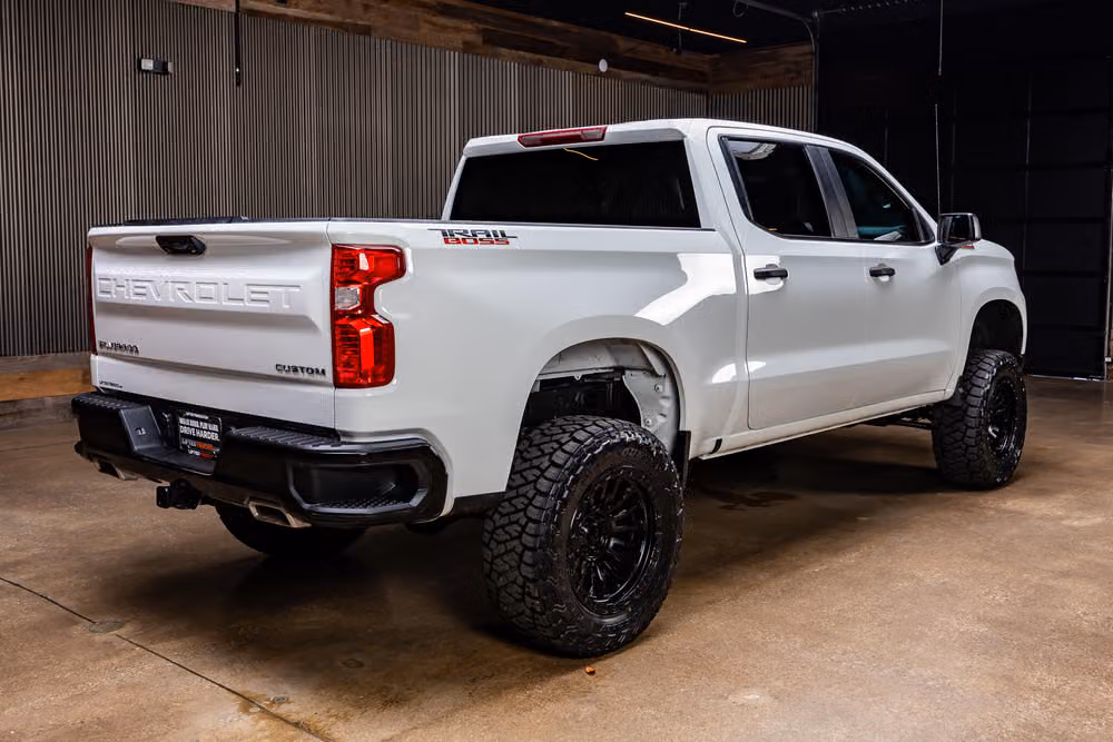 2025 Chevrolet Silverado 1500 Custom Trail Boss Crew Cab Image 10