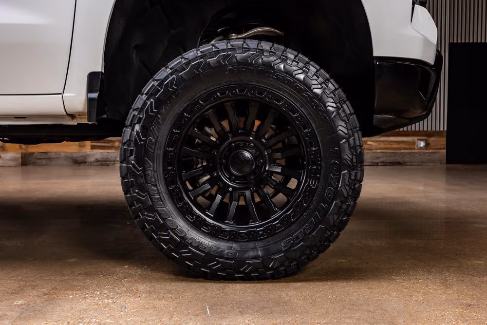 2025 Chevrolet Silverado 1500 Custom Trail Boss Crew Cab Image 12
