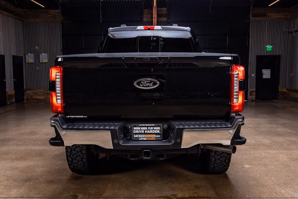 2026 Ford F-250 Super Duty Lariat Crew Cab Image 9